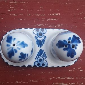 Vintage Crown DBL salt and pepper shakers